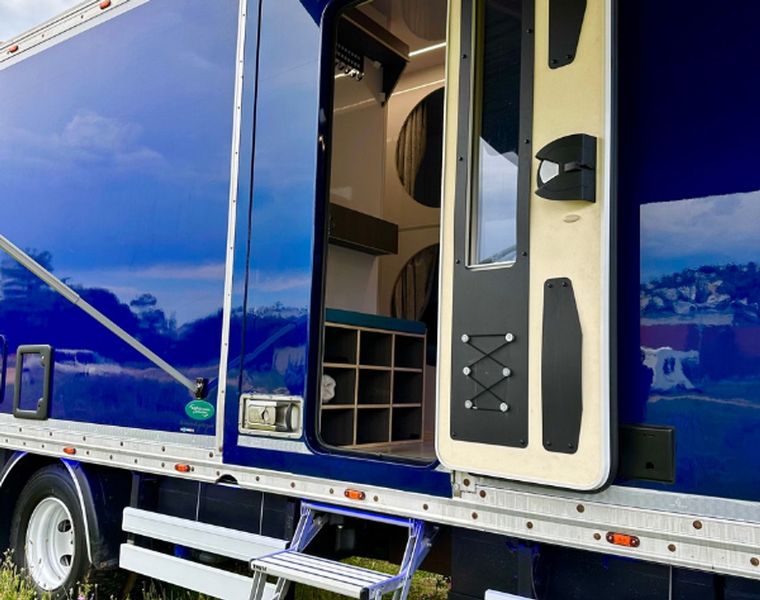 Mercedes-Benz 210 Van • 2017 • 195,000 km 11