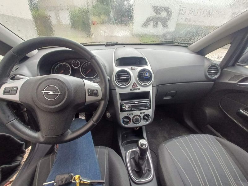 Opel Corsa • 2008 • 175,000 km 6
