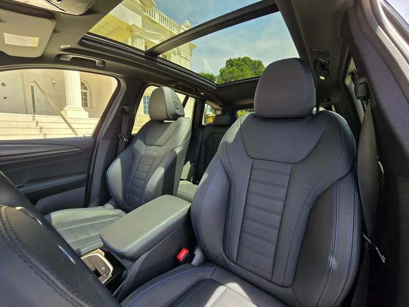 BMW X3 • 2023 • 2,433 km 7