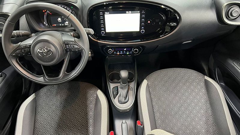 Toyota Aygo • 2023 • 6,075 km 6