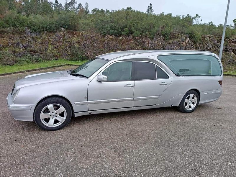 Mercedes-Benz E • 2003 • 230,000 km 1