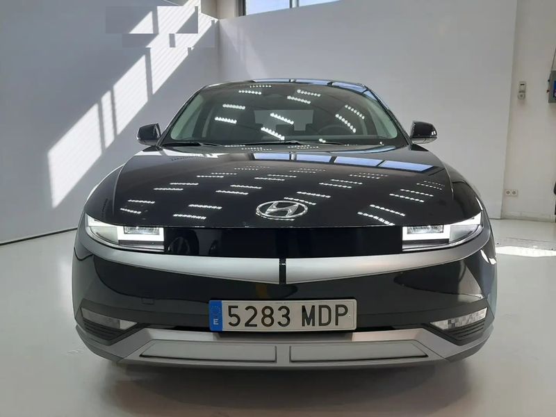 Hyundai Ioniq Electric • 2023 • 15,000 km 3