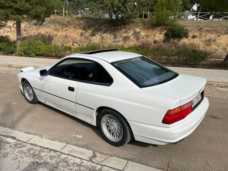 BMW 8 Series • 1990 • 168,000 km 4