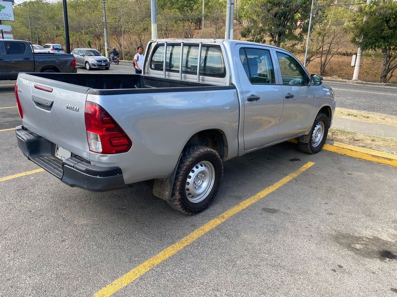 Toyota Hilux • 2022 • 88,235 km 5
