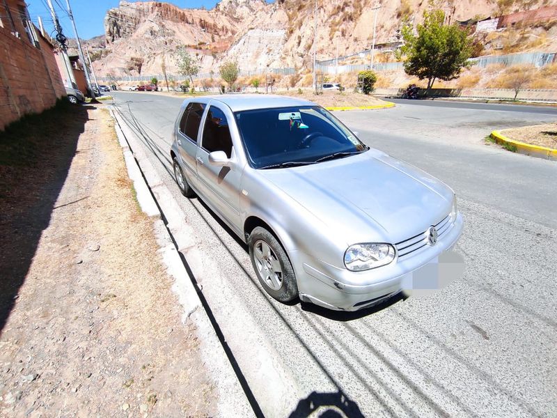 Volkswagen Golf • 2001 • 168,000 km 3
