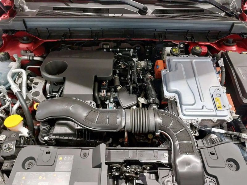 Renault 10 • 2023 • 13,838 km 9