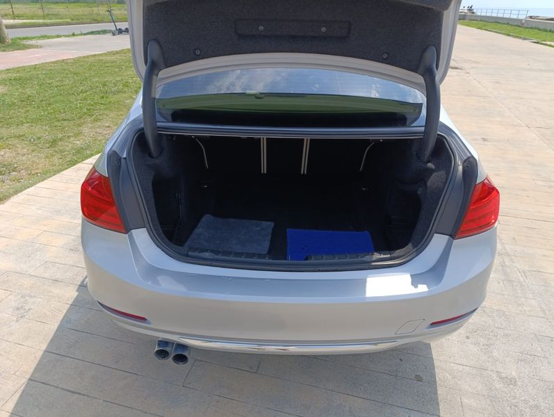 BMW 328i • 2012 • 209,000 km 7