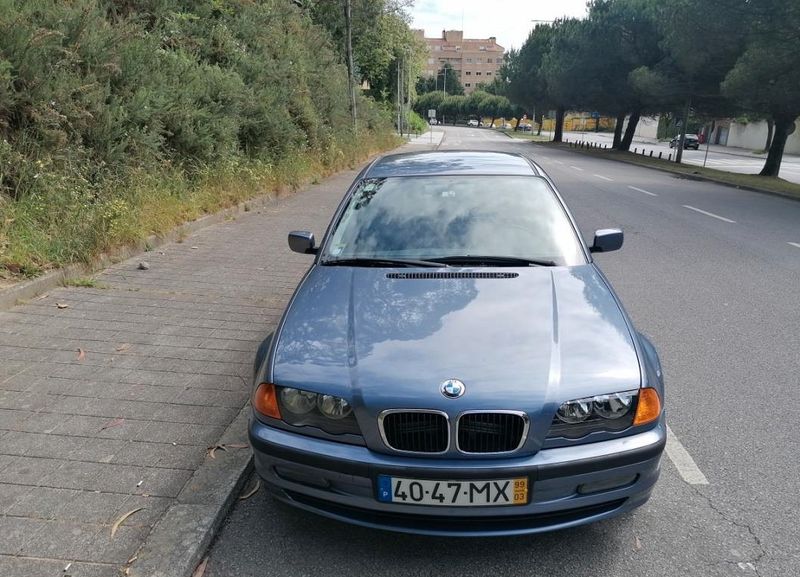 BMW 3 Series • 1999 • 275,000 km 1