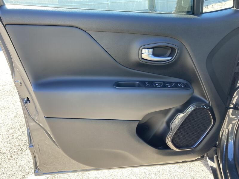 Jeep Renegade • 2022 • 9,661 km 10