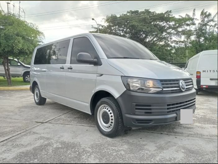 Volkswagen T5 Transporter Shuttle • 2016 • 90,903 km 2