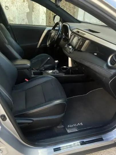 Toyota RAV4 • 2018 • 190,000 km 4