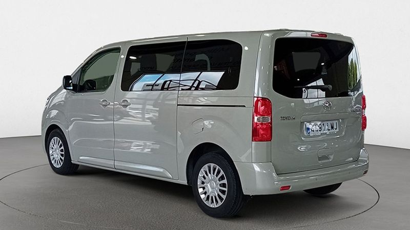 Toyota Verso • 2021 • 101,823 km 2