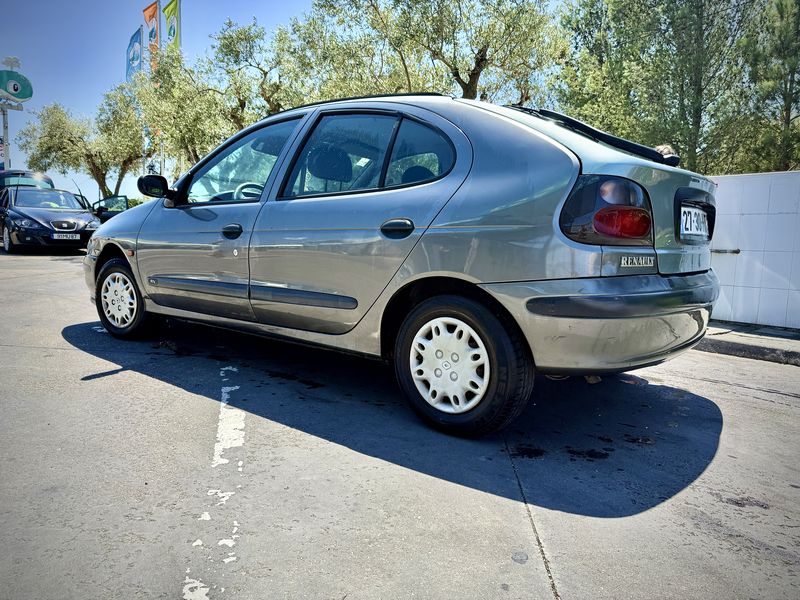 Renault Mégane • 1996 • 113,088 km 2