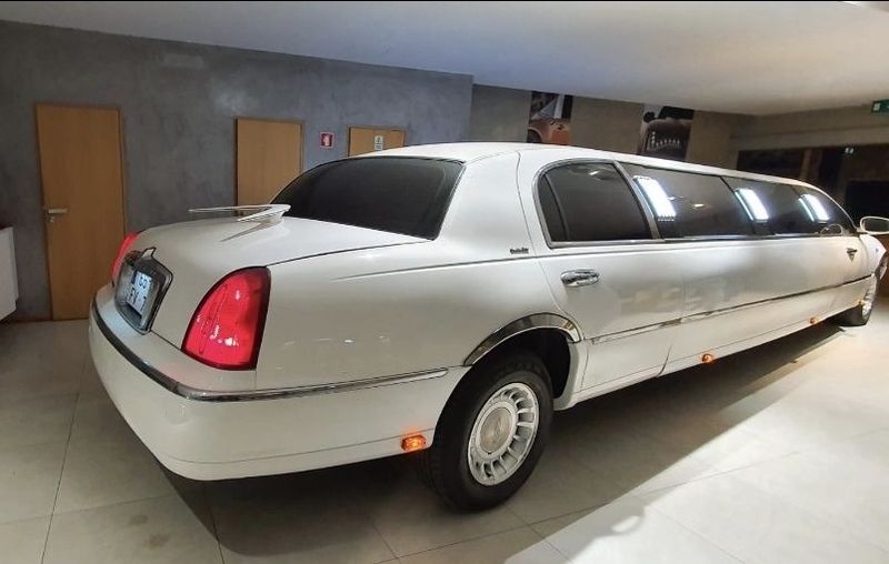 Lincoln LS • 2000 • 178,000 km 4