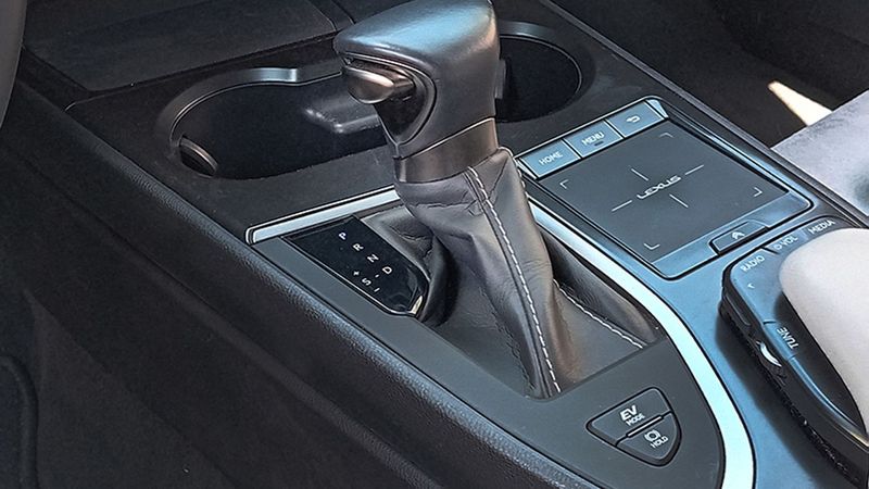 Lexus UX • 2021 • 44,700 km 24