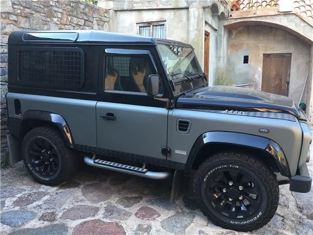 Land Rover Defender • 2008 • 115,000 km 8