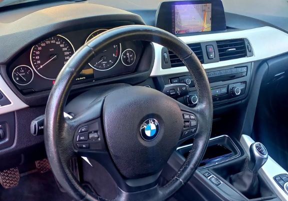 BMW 3 Series • 2013 • 252,500 km 3