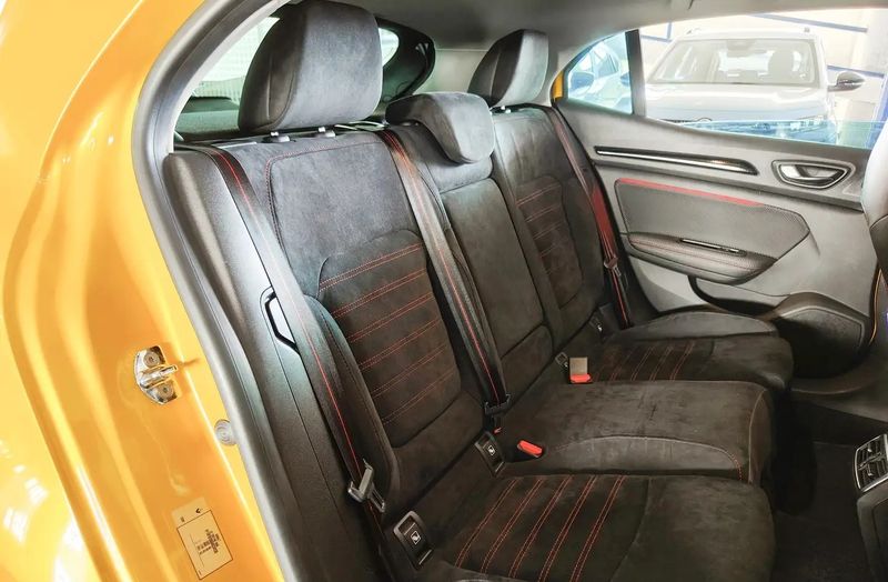 Renault Mégane • 2019 • 14,165 km 14