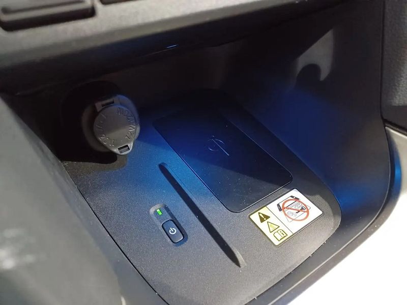 Toyota Yaris • 2023 • 5,500 km 11