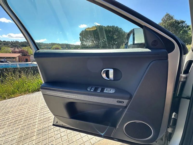 Hyundai Ioniq Electric • 2022 • 42,200 km 17