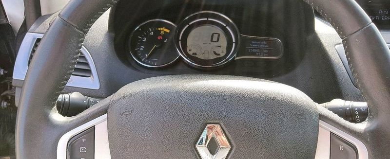 Renault Mégane • 2011 • 249,000 km 4