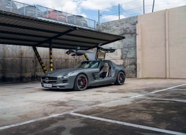 Mercedes-Benz SLS AMG GT • 2013 • 70,000 km 4