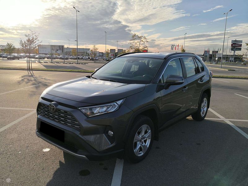 Toyota RAV4 • 2019 • 135,000 km 1