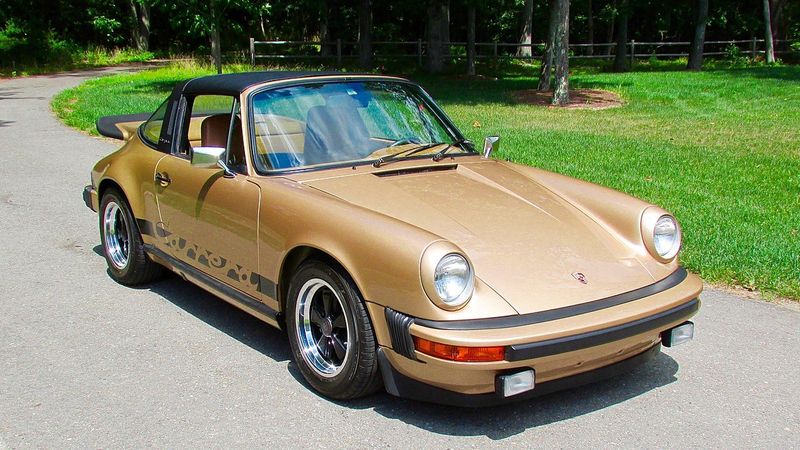 Porsche 911 • 1975 • 27,000 km 1