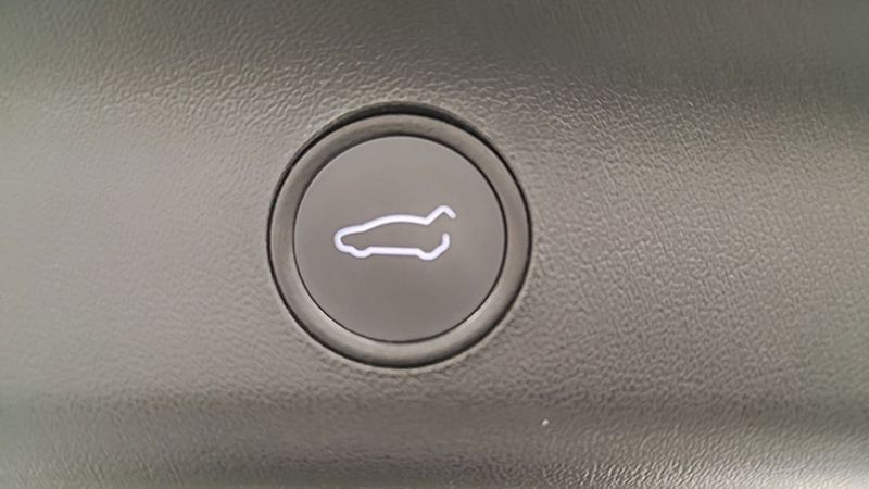 Tesla Model Y • 2022 • 36,413 km 6