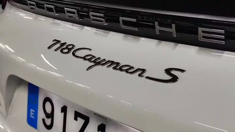 Porsche 718 Cayman • 2021 • 39,786 km 5