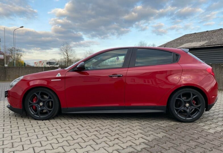 Alfa Romeo Giulietta • 2014 • 88,900 km 3