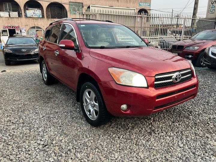 Toyota RAV4 • 2008 • 3 km 1