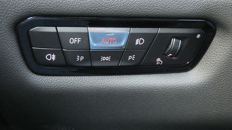 BMW 8 Series • 2021 • 19,676 km 13