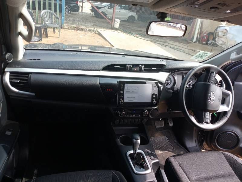 Toyota Hilux • 2021 • 75,855 km 6