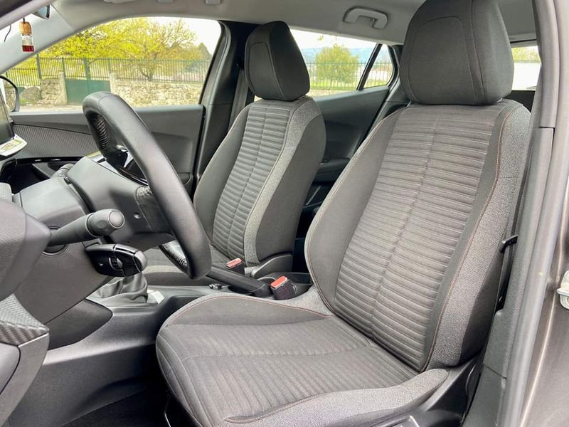 Peugeot 2008 • 2020 • 30,000 km 5