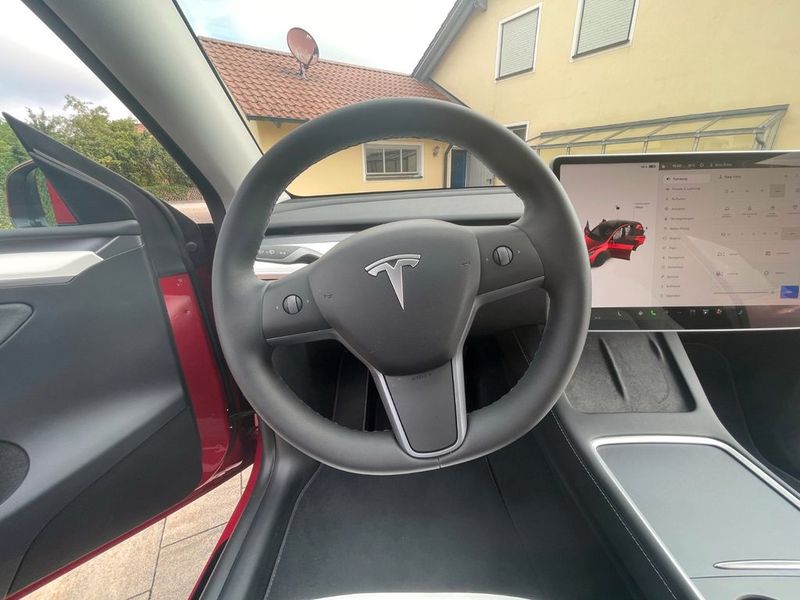 Tesla Model Y • 2022 • 18,000 km 5