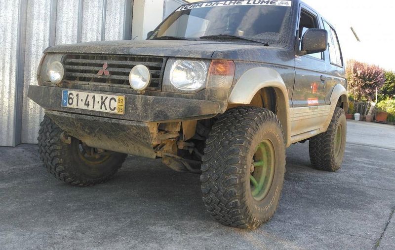 Mitsubishi Pajero • 1992 • 299,999 km 1