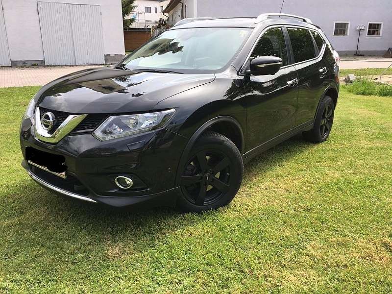 Nissan X-Trail • 2017 • 60,000 km 1