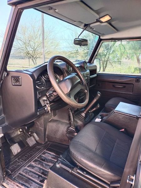 Land Rover Defender • 2015 • 258,000 km 6