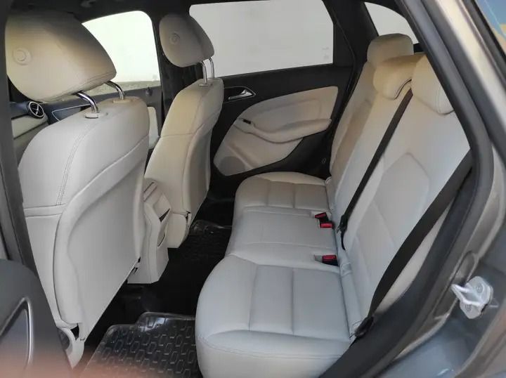 Mercedes-Benz Class B • 2016 • 122,000 km 4