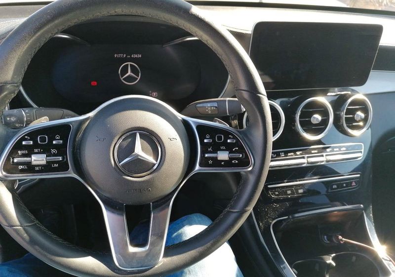 Mercedes-Benz GLC • 2019 • 49,999 km 3