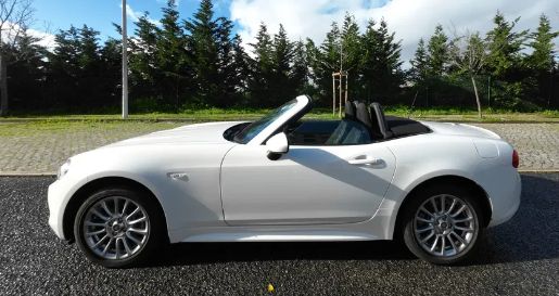 Fiat 124 Spider • 2017 • 8,500 km 3