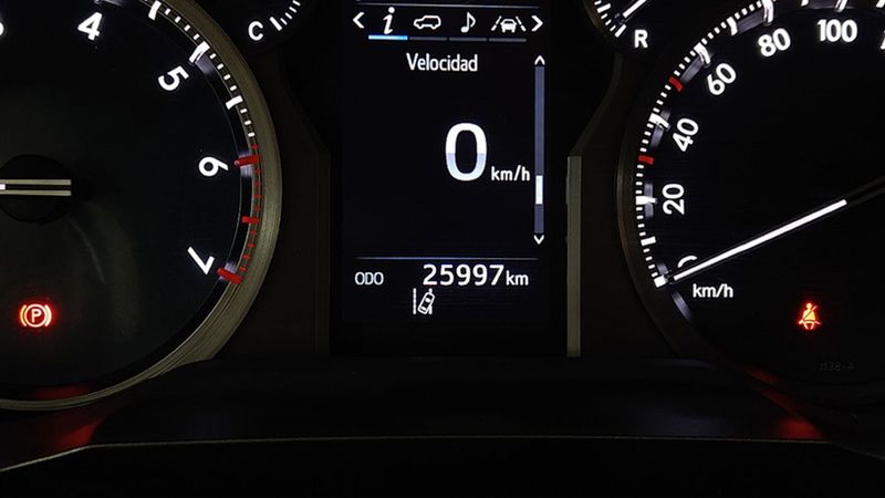 Toyota Land Cruiser • 2020 • 25,997 km 11