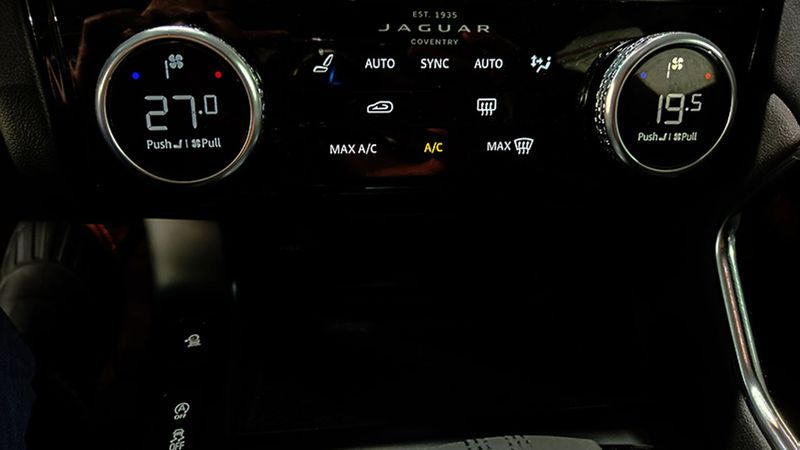 Jaguar E-PACE • 2021 • 32,978 km 27