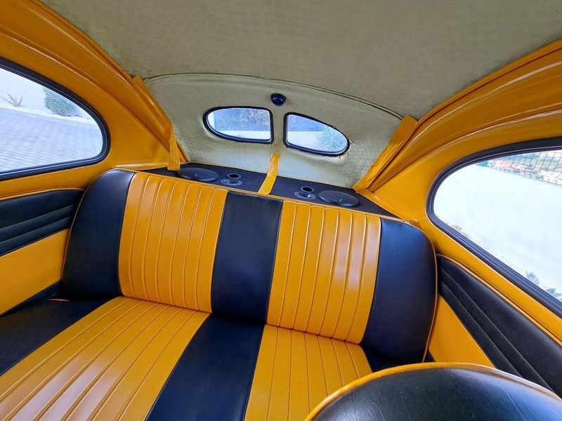 Volkswagen Beetle • 1957 • 91,000 km 2