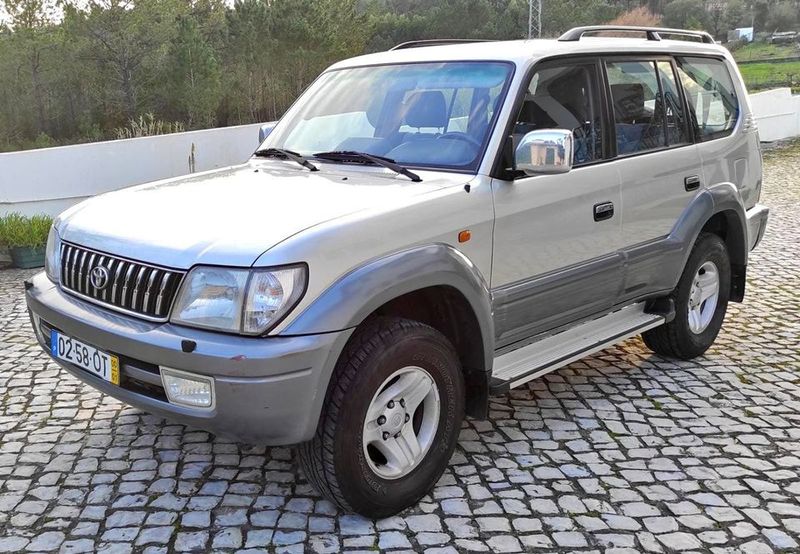 Toyota Land Cruiser • 2000 • 262,000 km 1