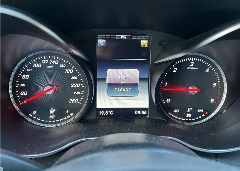 Mercedes-Benz C • 2018 • 200,000 km 2