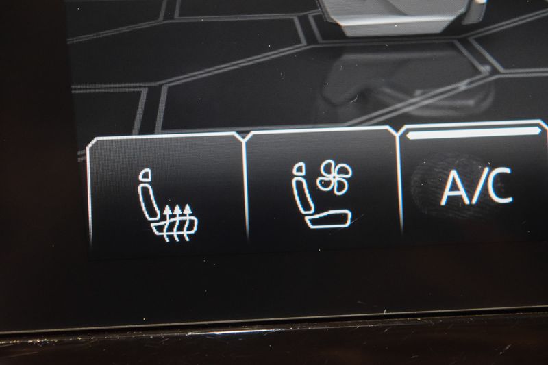 Lamborghini Urus • 2022 • 25,000 km 16