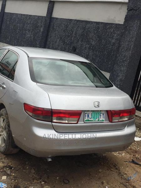 Honda Accord • 2006 • 3,896 km 3