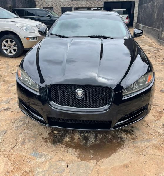 Jaguar XF • 2012 • 66,000 km 5